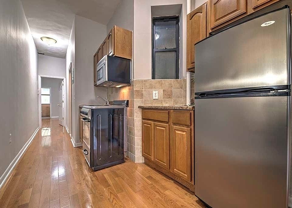 1st image of 504 W 44th St APT 3W