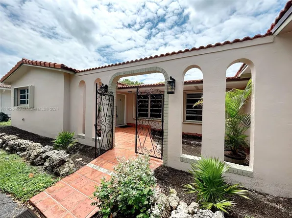 610 NW 93rd Ter, Hollywood, FL 33024