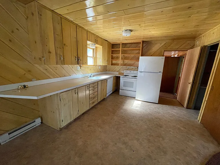 613 Diamond St — Photo 3