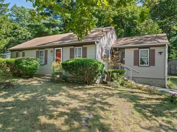 166 Carver Rd, Plymouth, MA 02360
