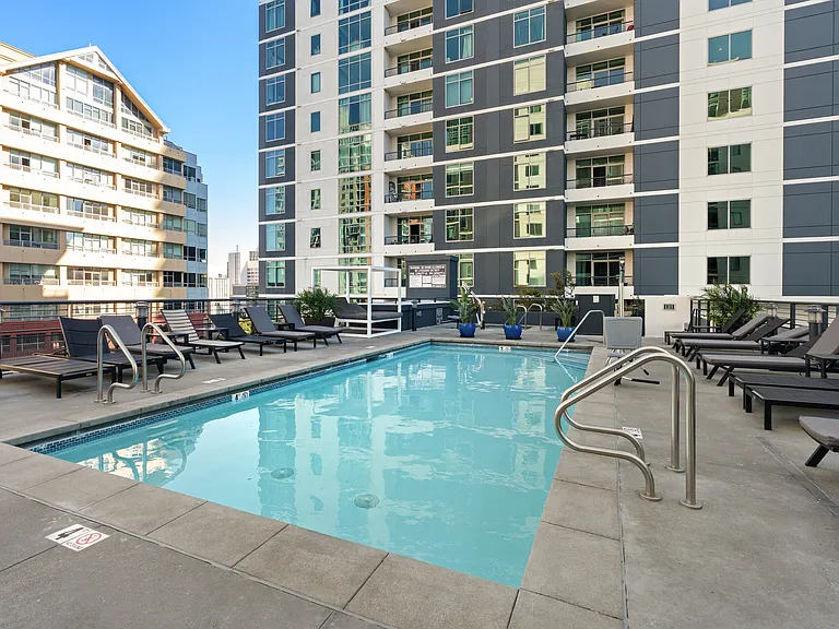 425 W Beech St #601 — Photo 54