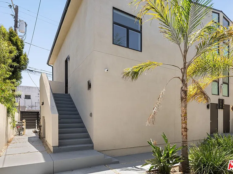 734 Indiana Ave — Photo 16