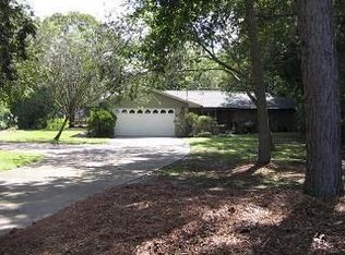 19005 Cedar Ln, Lutz, FL 33548