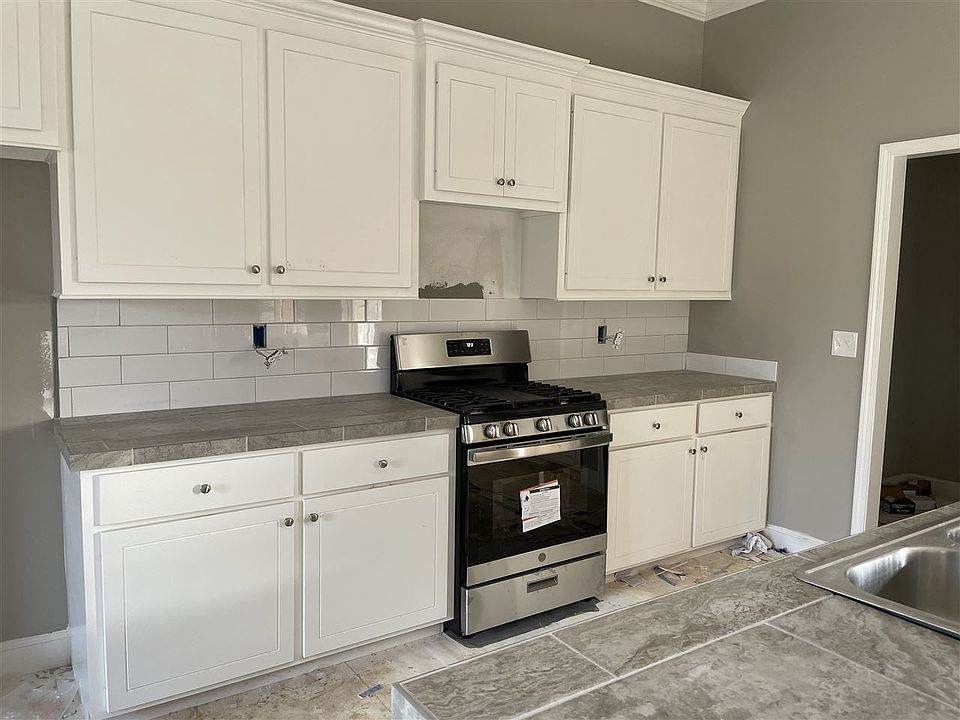 2nd image of 1209 Addison Ln