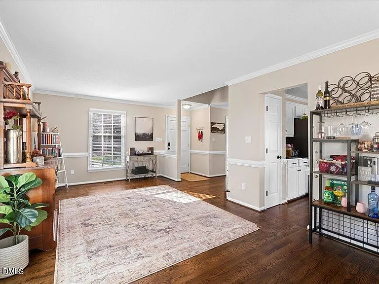 8625 Vanburgh Ct — Photo 10