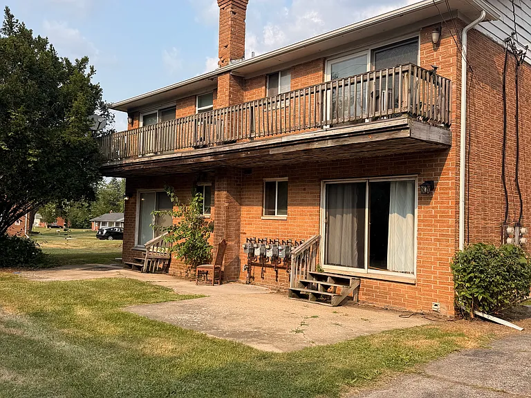 3469 Ridgecliffe Dr #1 — Photo 3