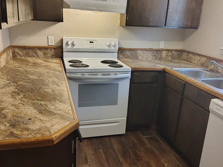 1403 Becky Ct — Photo 1