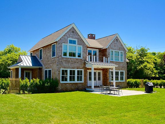2nd image of 23 Gansett Ln