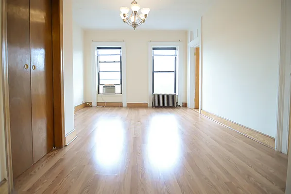 Rented by Greenpoint Properties | media 32