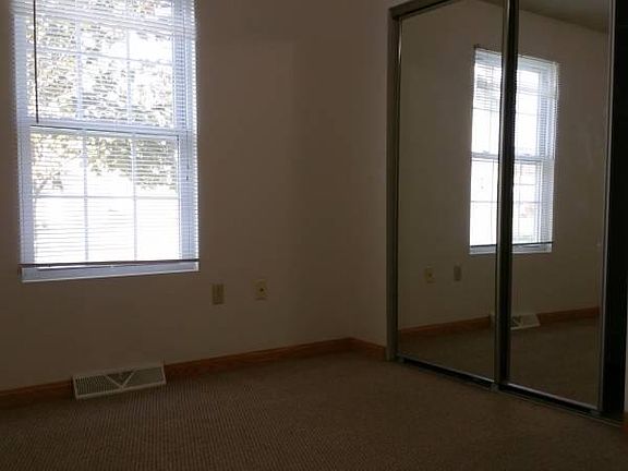 3rd image of 2433 Palermo Cir