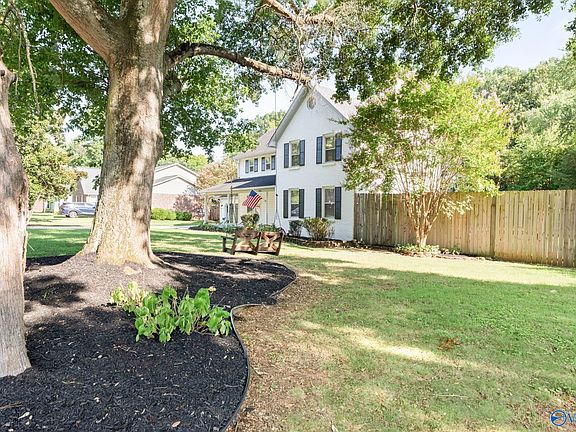 3rd image of 104 Mountain View Ln