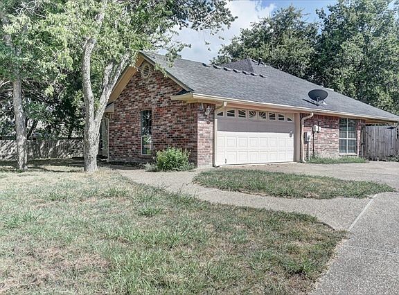 2nd image of 617 Willow Creek Dr