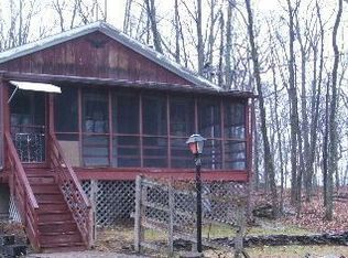 389 Woodthrush Cir, Bushkill, PA 18324