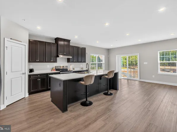 9210 Murdstone Ln, Waldorf, MD 20603
