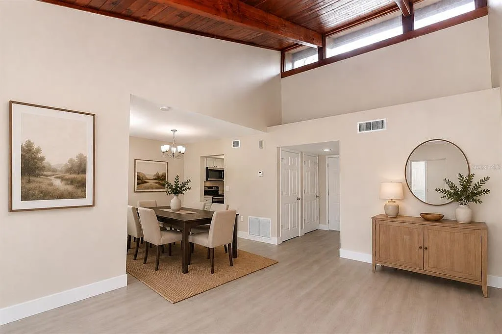 3 bed, 2.0 bath, 1146 sqft, $2,199 — Photo 4