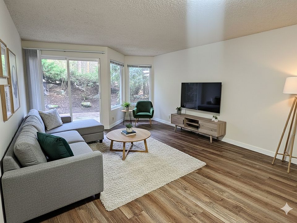 1st image of 5325 Ravenna Pl NE #1