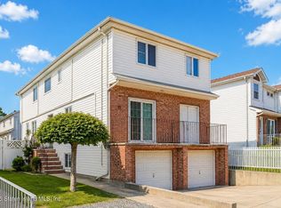 15 Scott Ave, Staten Island, NY 10305