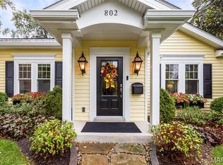 802 S Berry Rd, Saint Louis, MO 63122