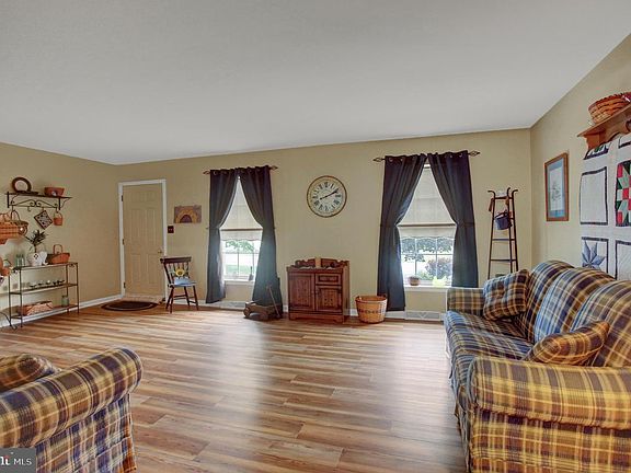 5th image of 1858 Falcon Ln