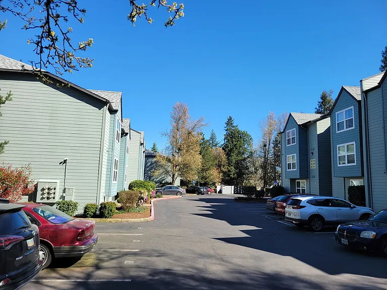 South Vista Apartments — Photo 32