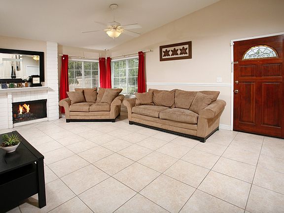 2nd image of 25408 Via Jardin
