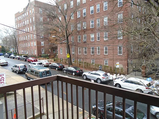 Rented by 18 REALTY | media 27