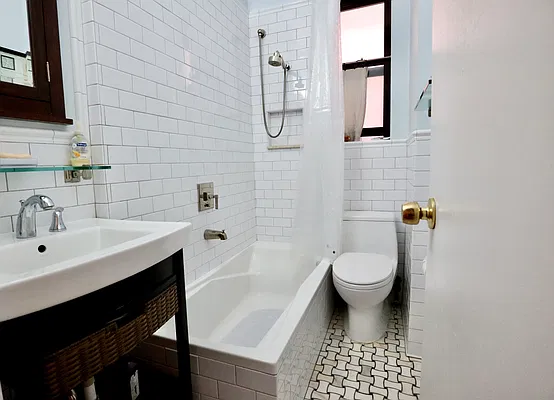 Sold by Remax Edge | media 6