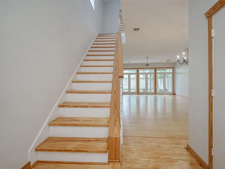 5425 Dickson St — Photo 24