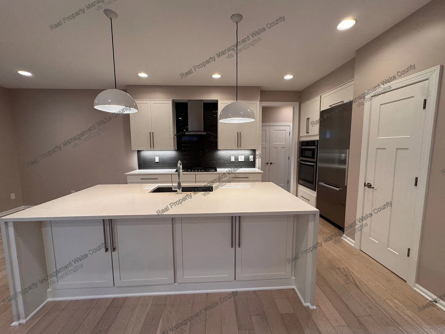 4 bed, 2.5 bath, 2750 sqft, $2,895 — Photo 4