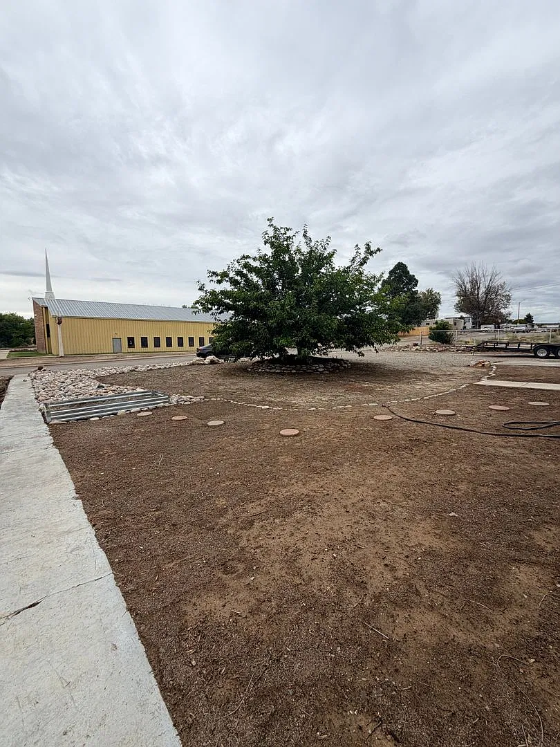 3 bed, 2 bath, 2 living spaces, Aztec NM — Photo 3