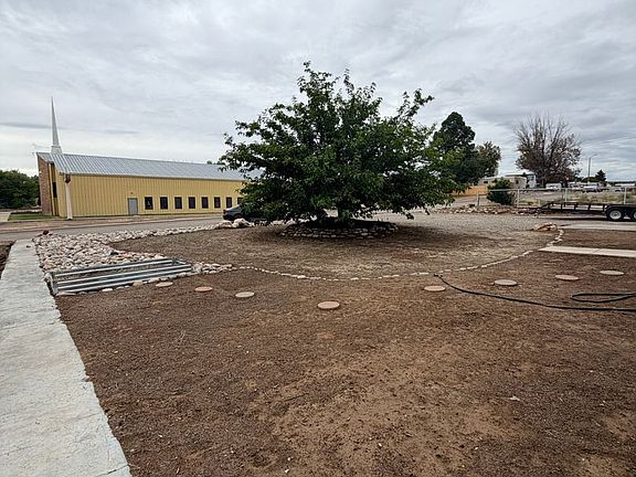 3rd image of 304 Heiland Rd