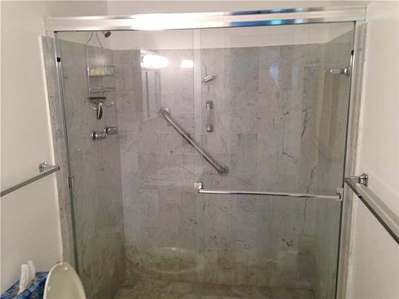 5th image of 6497 Bay Club Dr APT 4