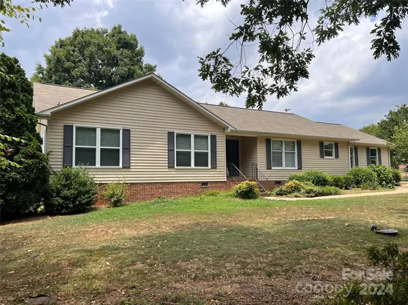 106 Lindsey Lee Ln, Shelby, NC 28152