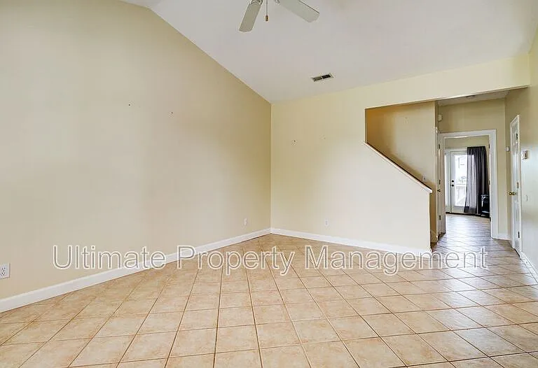 321 S Kerr Ave #102 — Photo 5