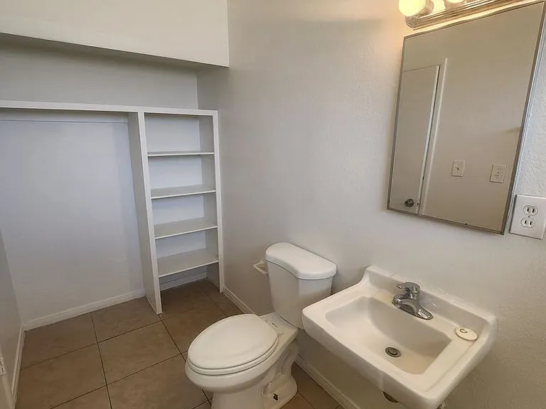 6537-6539 Persia Ave — Photo 6