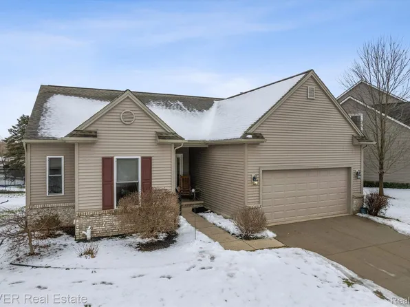 8536 Parkridge Dr, Dexter, MI 48130