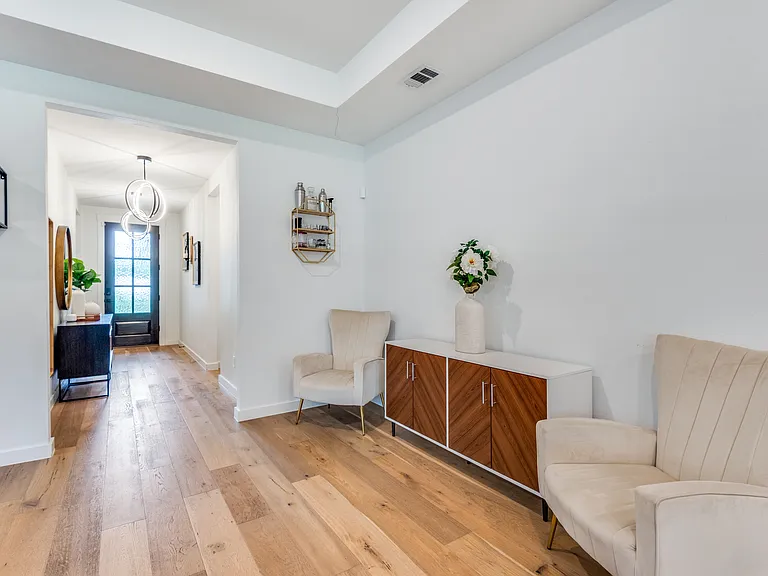 2830 S Marsalis Ave — Photo 6