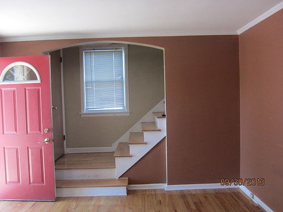 2nd image of 1531 N Broadway Ave