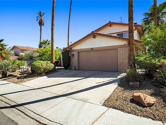 3rd image of 3804 Red Rock St