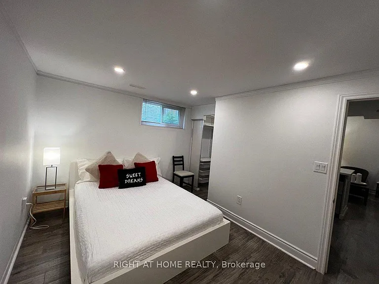 24 Jondan Cres — Photo 14