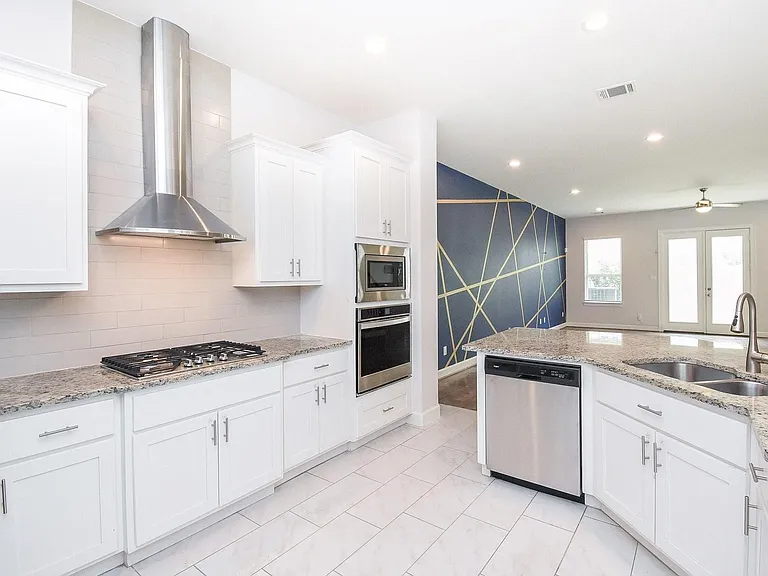 1122 Live Oak St — Photo 7