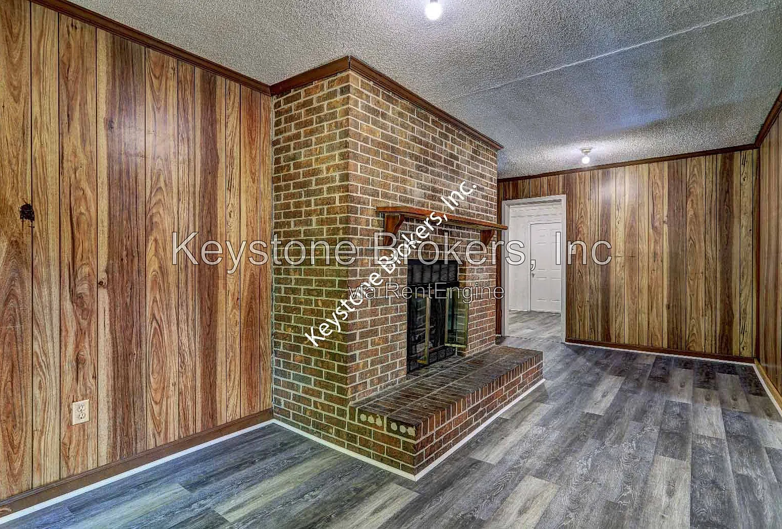 3 bed, 2.0 bath, 1645 sqft, $1,025 — Photo 3