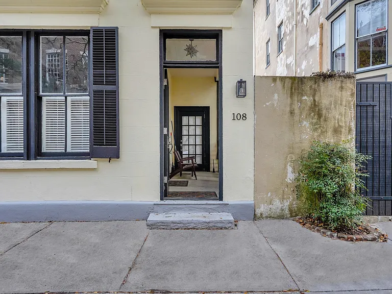 108 E Harris St — Photo 6