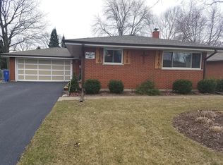 1407 E Lowden Ln, Mount Prospect, IL 60056