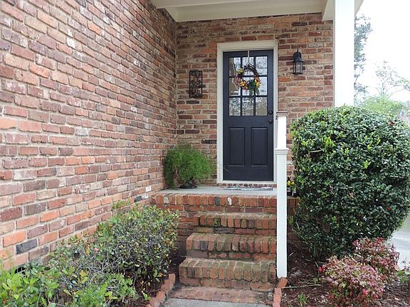 3rd image of 308 Fair Oaks Ct