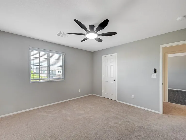 6637 Cliff Shore Ct — Photo 47