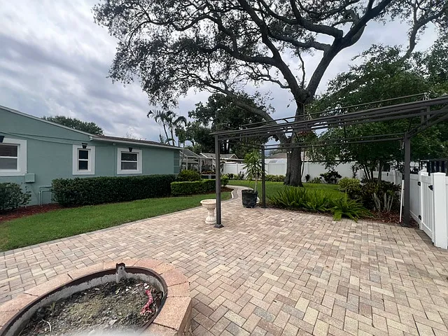 1501 W Perdiz St — Photo 19