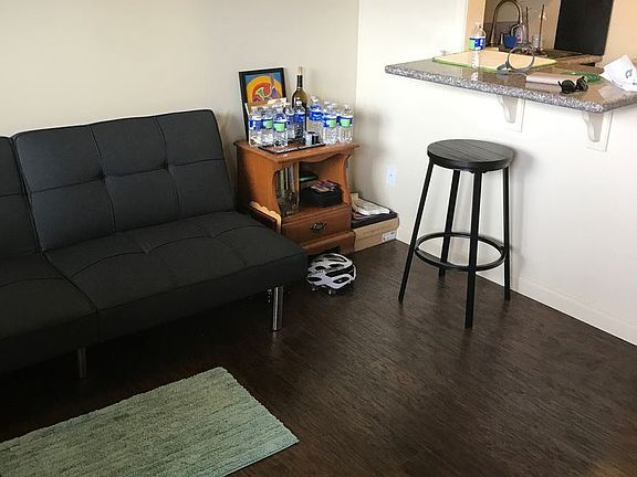 5th image of 16925 Prairie Ave #19