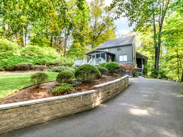 32 Blackberry Drive, Stamford, CT 06903