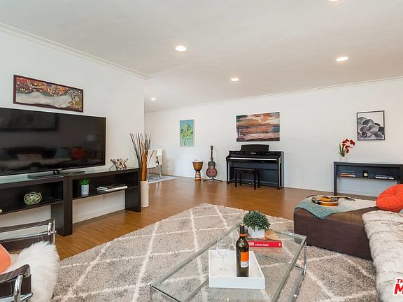 4th image of 645 Westmount Dr APT 202